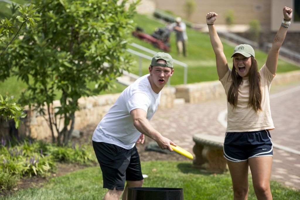 Welcome Week Students Frisby